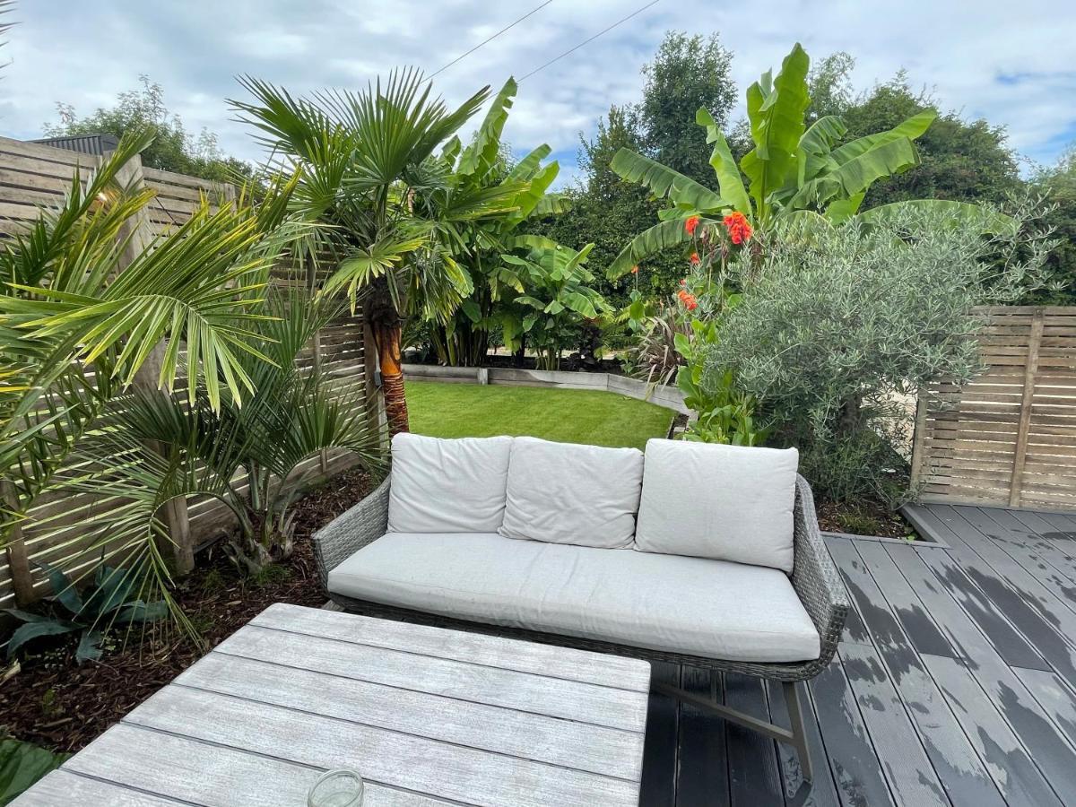 Staines-upon-Thames River Guest House With Jacuzzi Fire And Boat Hire מראה חיצוני תמונה